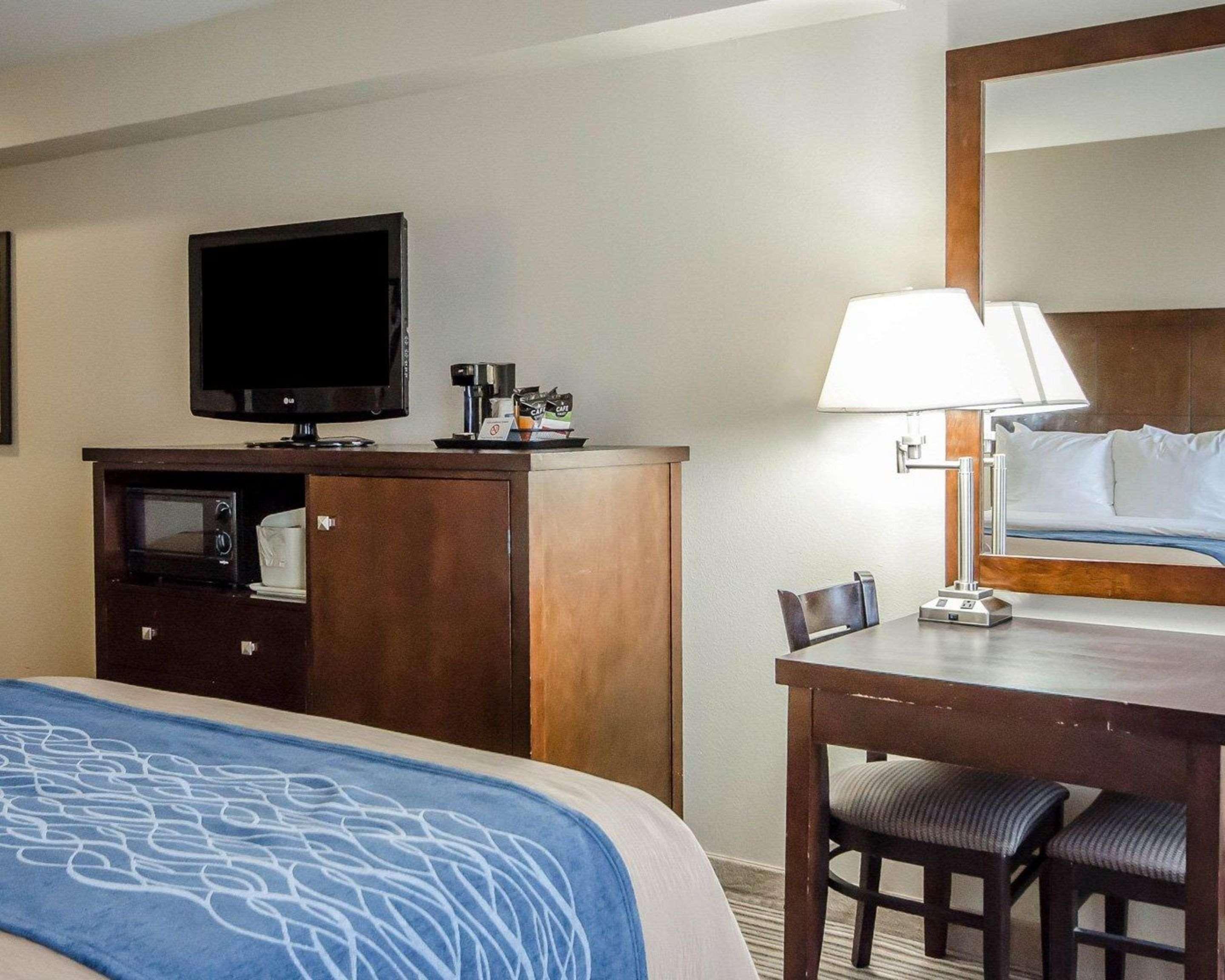 Surestay Plus By Best Western Corydon Bagian luar foto